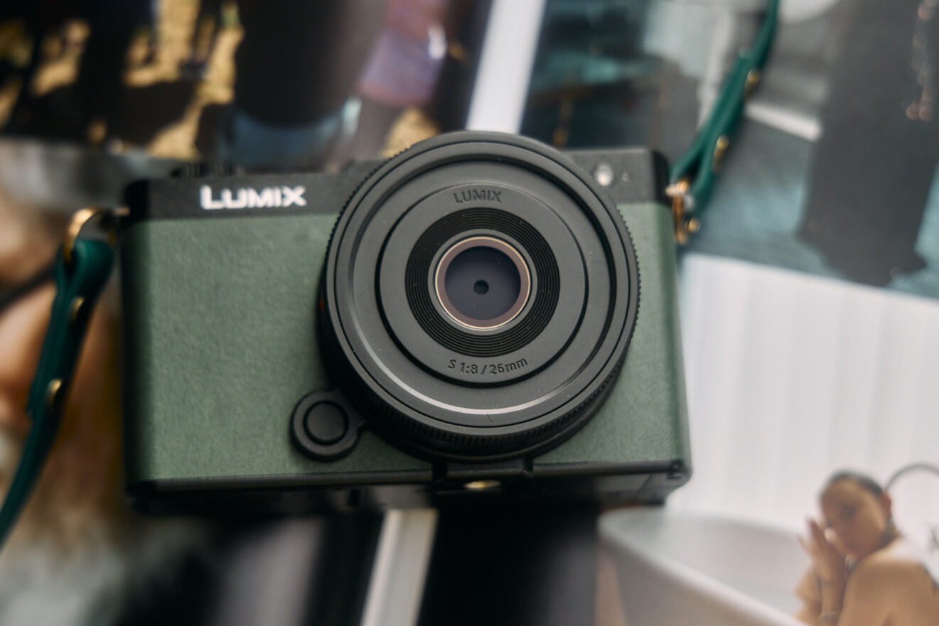 PANASONIC 26MM F8 Review