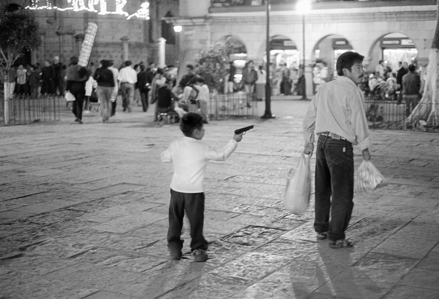 THE “OAXACAN SKETCHBOOKS” ARE RICHARD BRAM’S Love LETTER TO Street PHOTOGRAPHY IN MEXICO