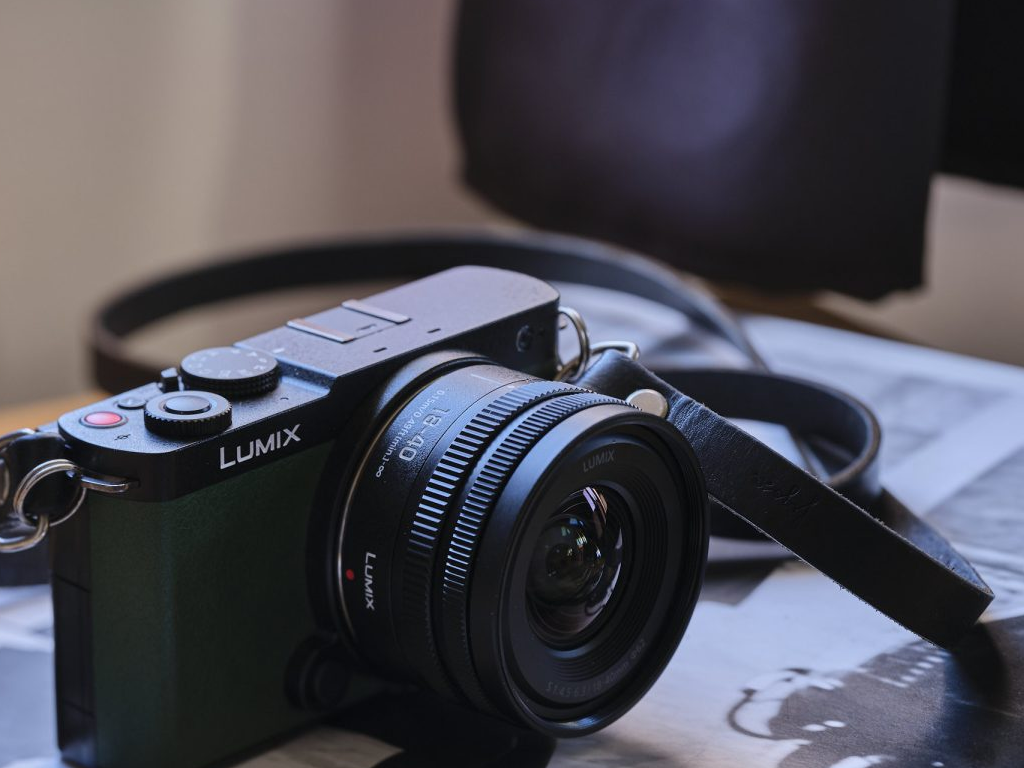 Panasonic 18-40mm f4. 5-6. 3 Review: A Compact Lens for Travel